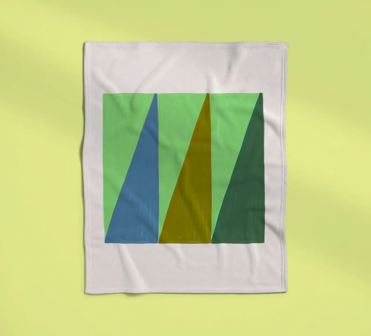 Stile James Little: Triangoli astratti, texture verde e blu coperta in pile da NorwesClub