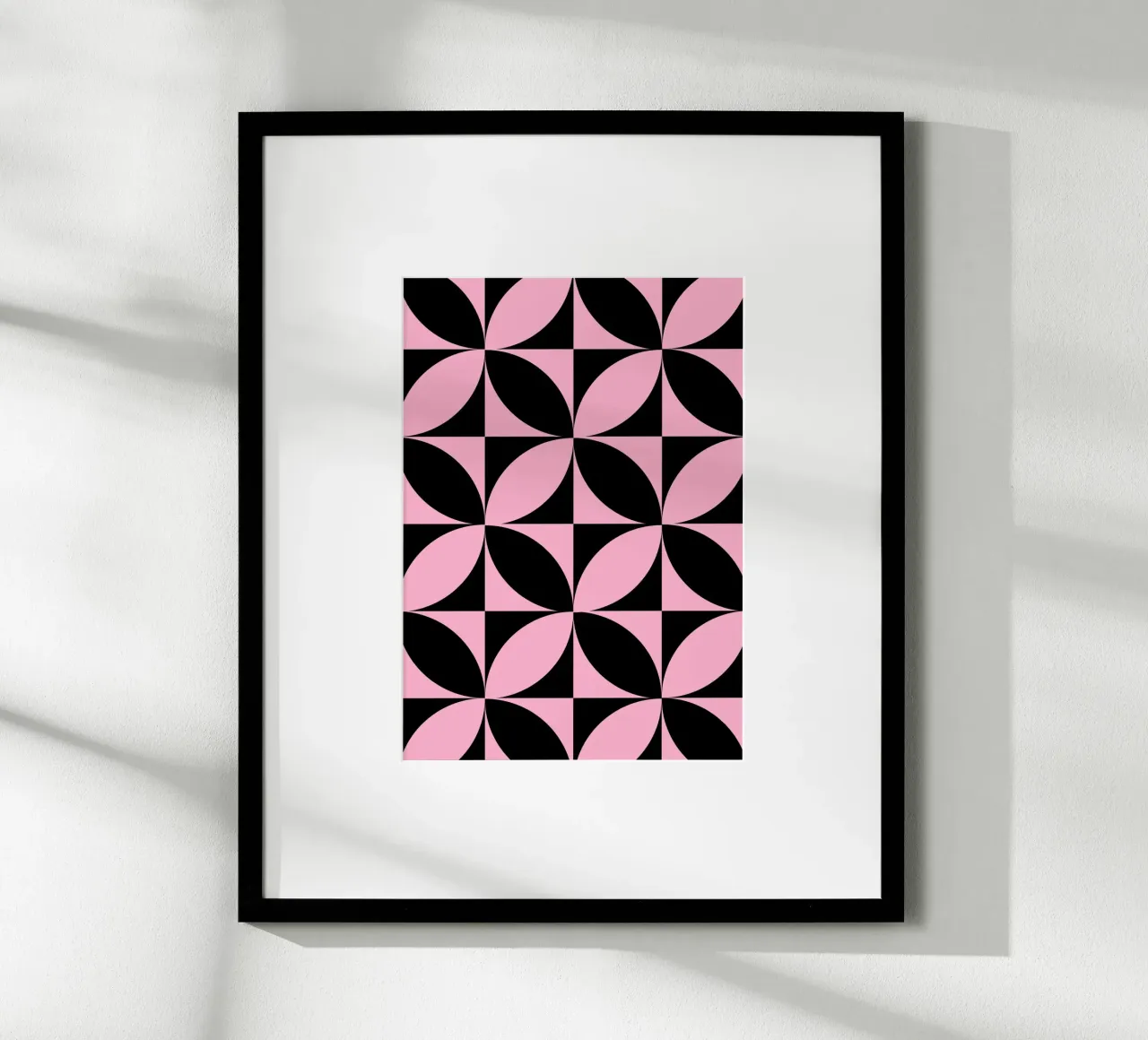 Pink Noir: Geometric Pattern, Modern Tessellation Art Print Hahnemühle von NorwesClub