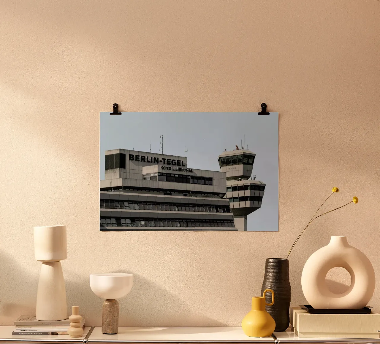 Tegel 2 poster con telaio in plastica da Marc Schulthess