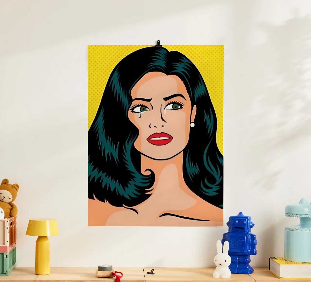 Larmes Pop Art : Impression d'une femme en pleurs inspirée par Roy Lichtenstein poster avec cadre en plastique de NorwesClub