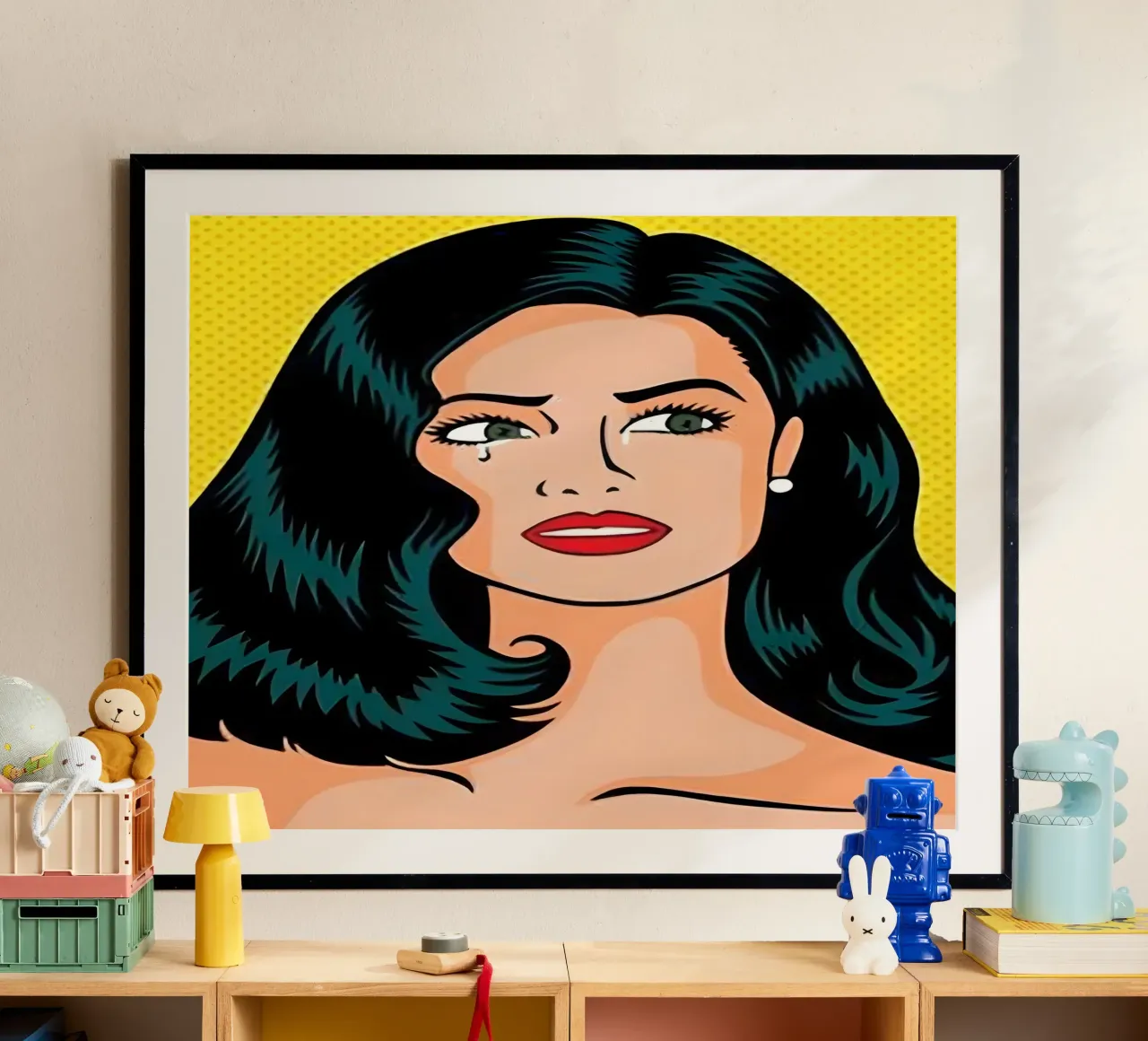 Larmes Pop Art : Impression d'une femme en pleurs inspirée par Roy Lichtenstein poster avec cadre en plastique de NorwesClub