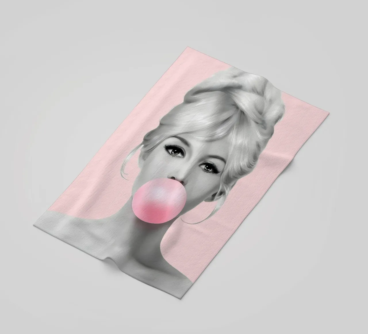 Bolla Bardot: Icona della Pop Art, bionda glamour e rosa retrò telo mare da NorwesClub