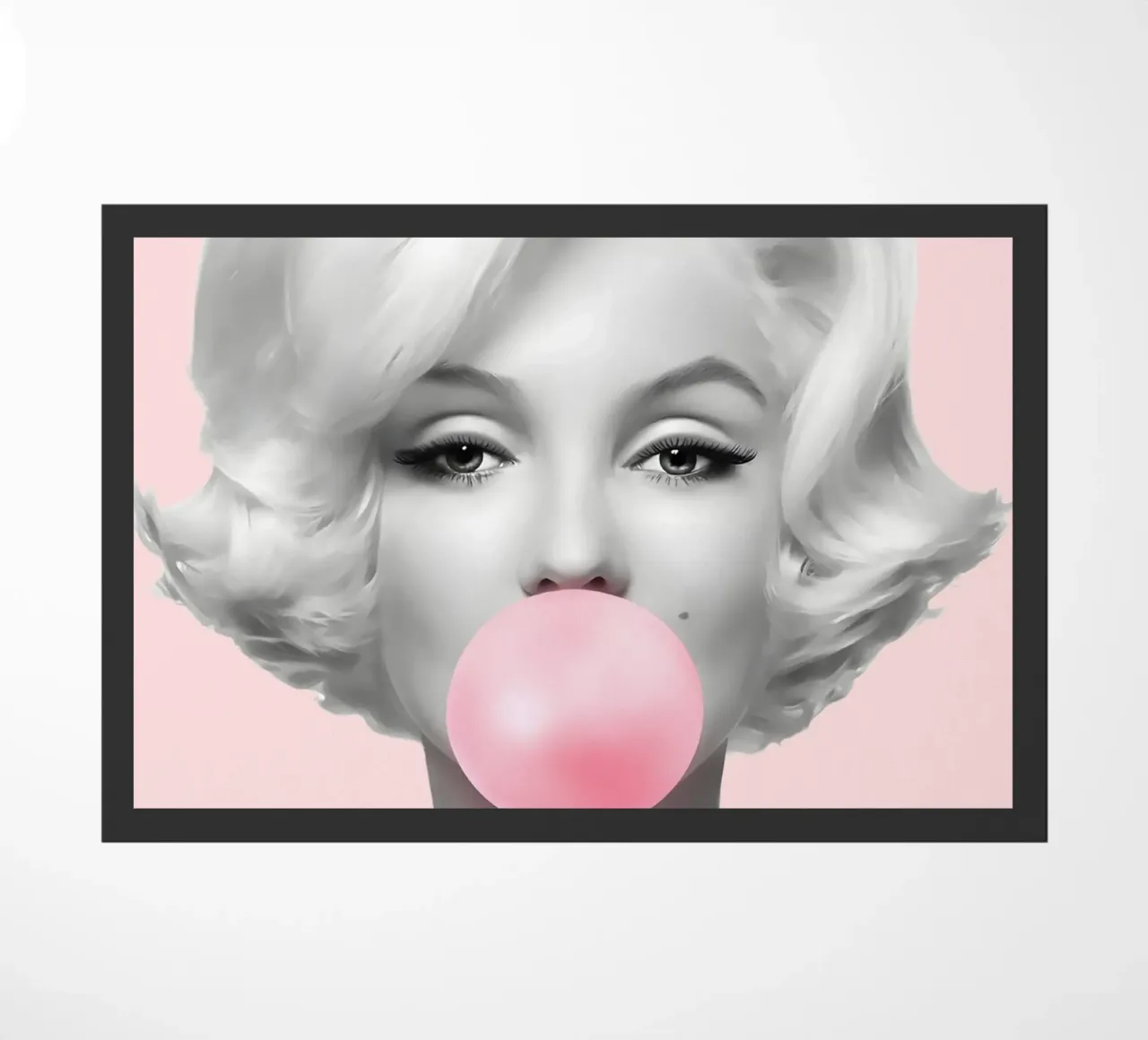 Marilyn Pop: Bubblegum Chic, Ritratto Iconico e Glamour Retrò zerbino da NorwesClub