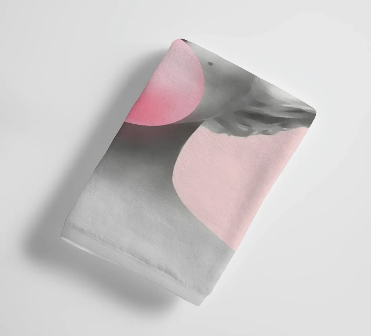 Marilyn Pop: Bubblegum Chic, Ritratto Iconico e Glamour Retrò asciugamano da bagno da NorwesClub