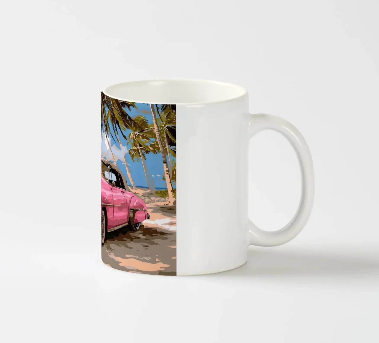 Sogno cubano: Auto rosa retrò, spiaggia e palme Stampa d'arte tazza in ceramica da NorwesClub
