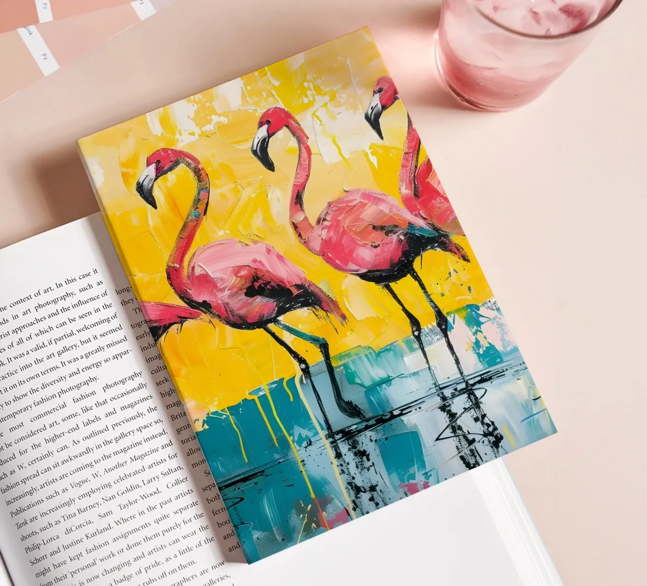 Flamants abstraits : Oiseaux vibrants, Pop Art jaune et sarcelle carnet de notes de NorwesClub
