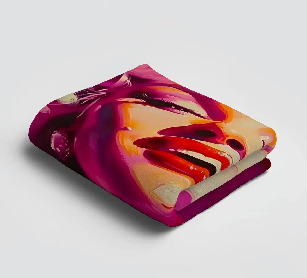 Marilyn Gloed: Expressieve Pop Art, Iconisch Portret & Roze Tint badhanddoek van NorwesClub