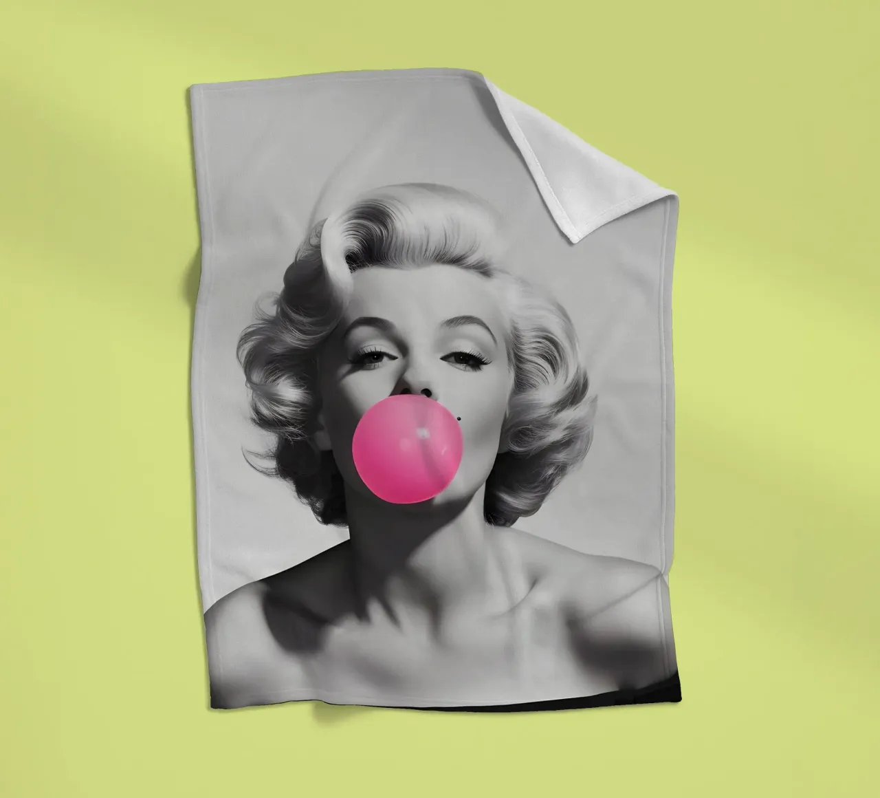 Marilyn Pop: Bubblegum Chic, Ritratto Iconico e Glamour Retrò coperta in pile da NorwesClub