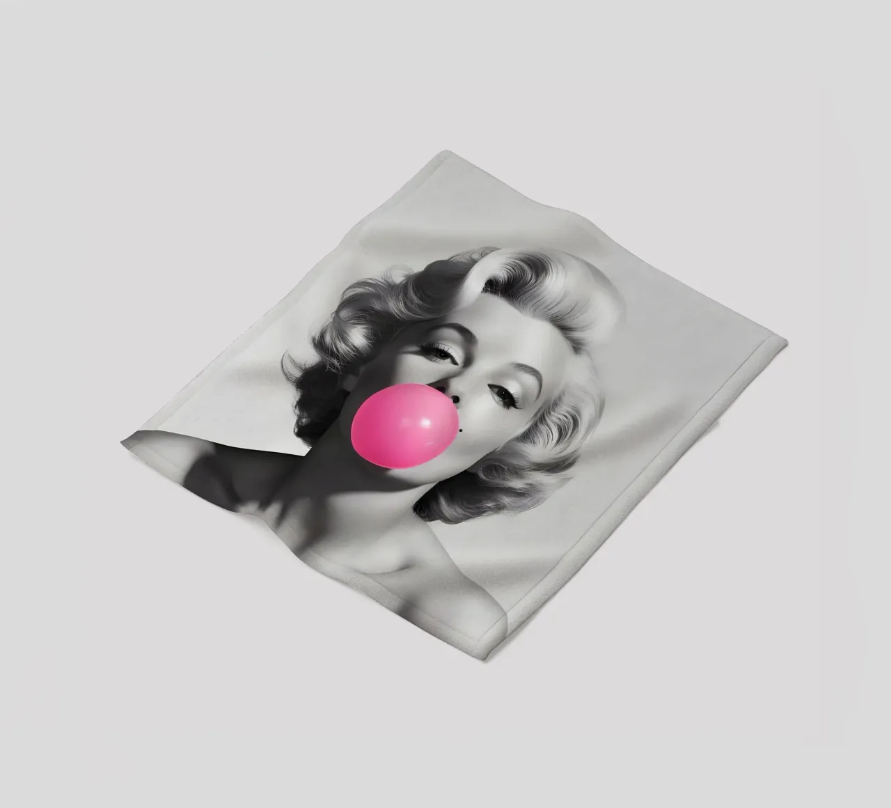 Marilyn Pop: Bubblegum Chic, Ritratto Iconico e Glamour Retrò coperta in pile da NorwesClub