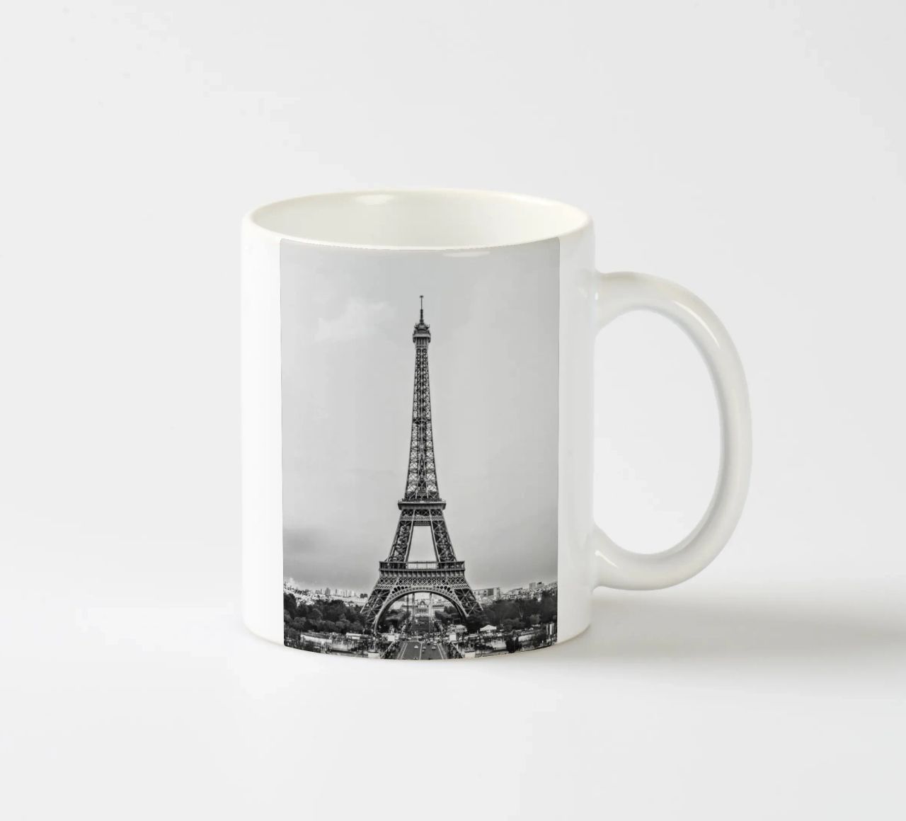 The Eiffel Tower: Still Standing, Still Stunning tazza in ceramica da zenitt