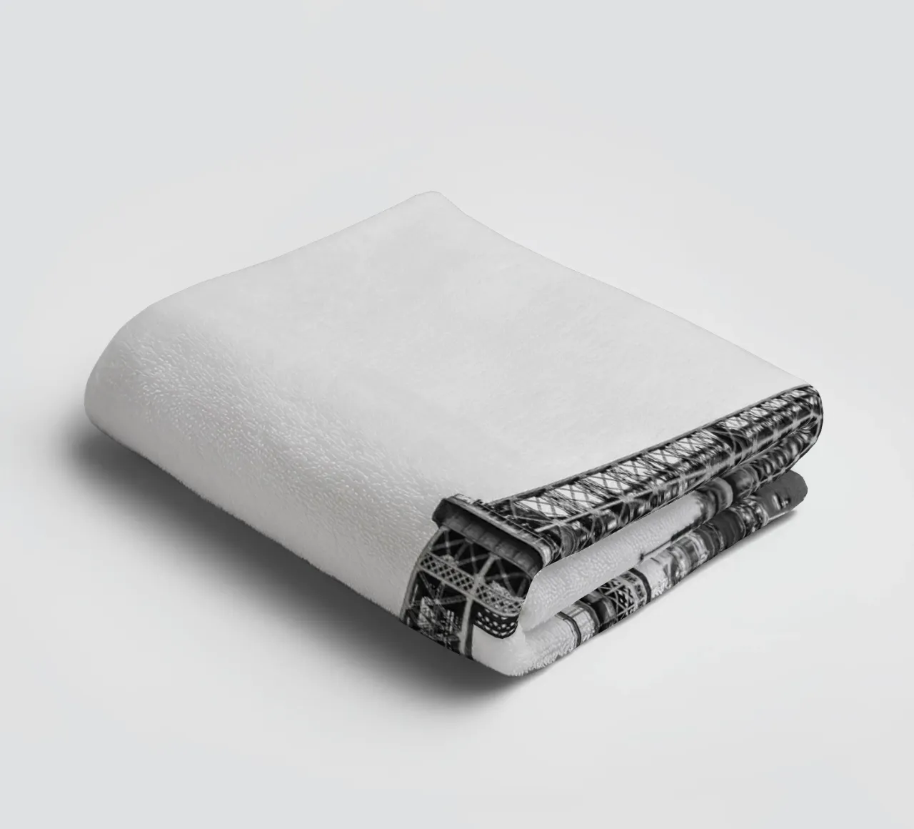 The Eiffel Tower: Still Standing, Still Stunning asciugamano da bagno da zenitt