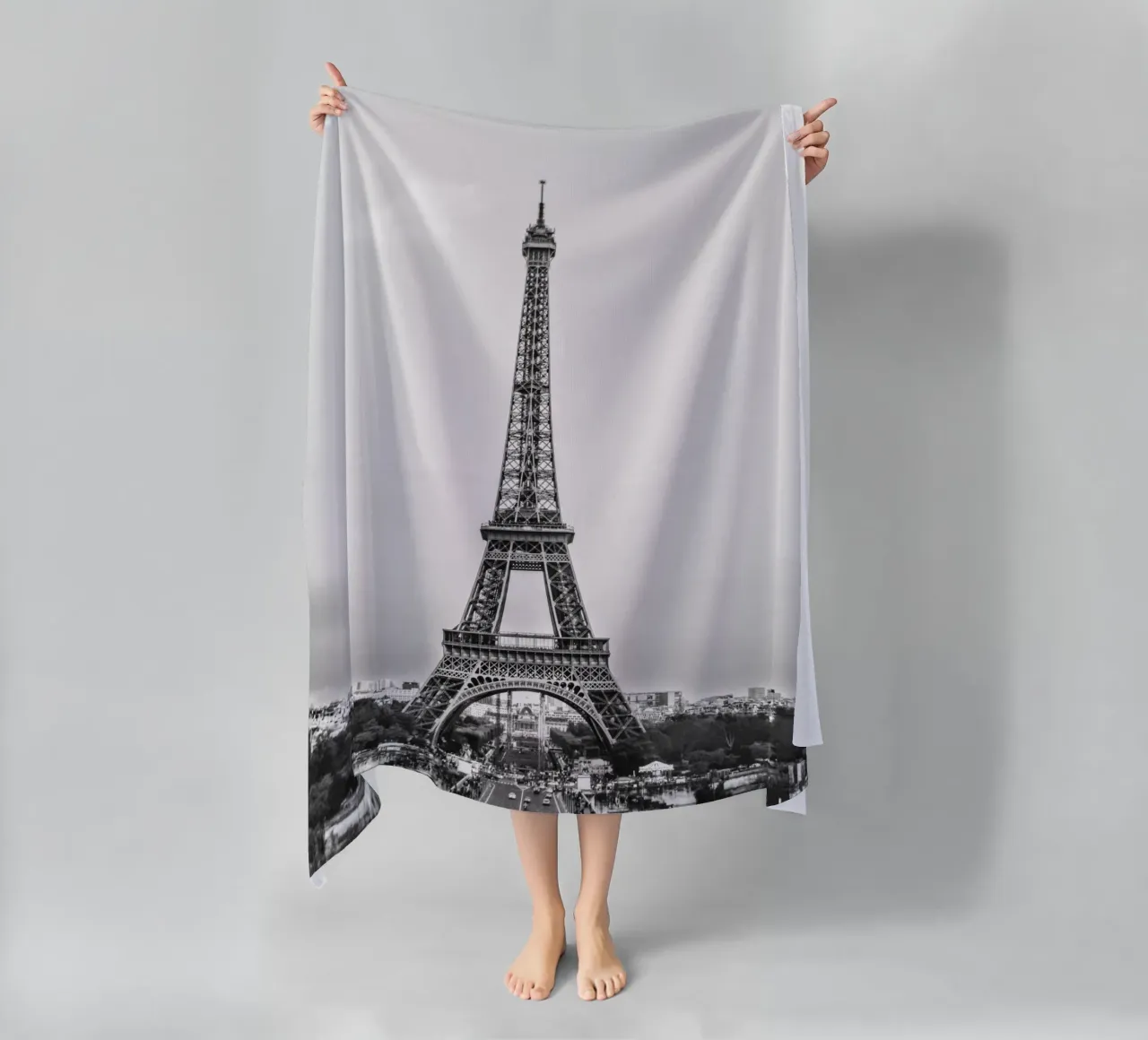 The Eiffel Tower: Still Standing, Still Stunning telo mare da zenitt