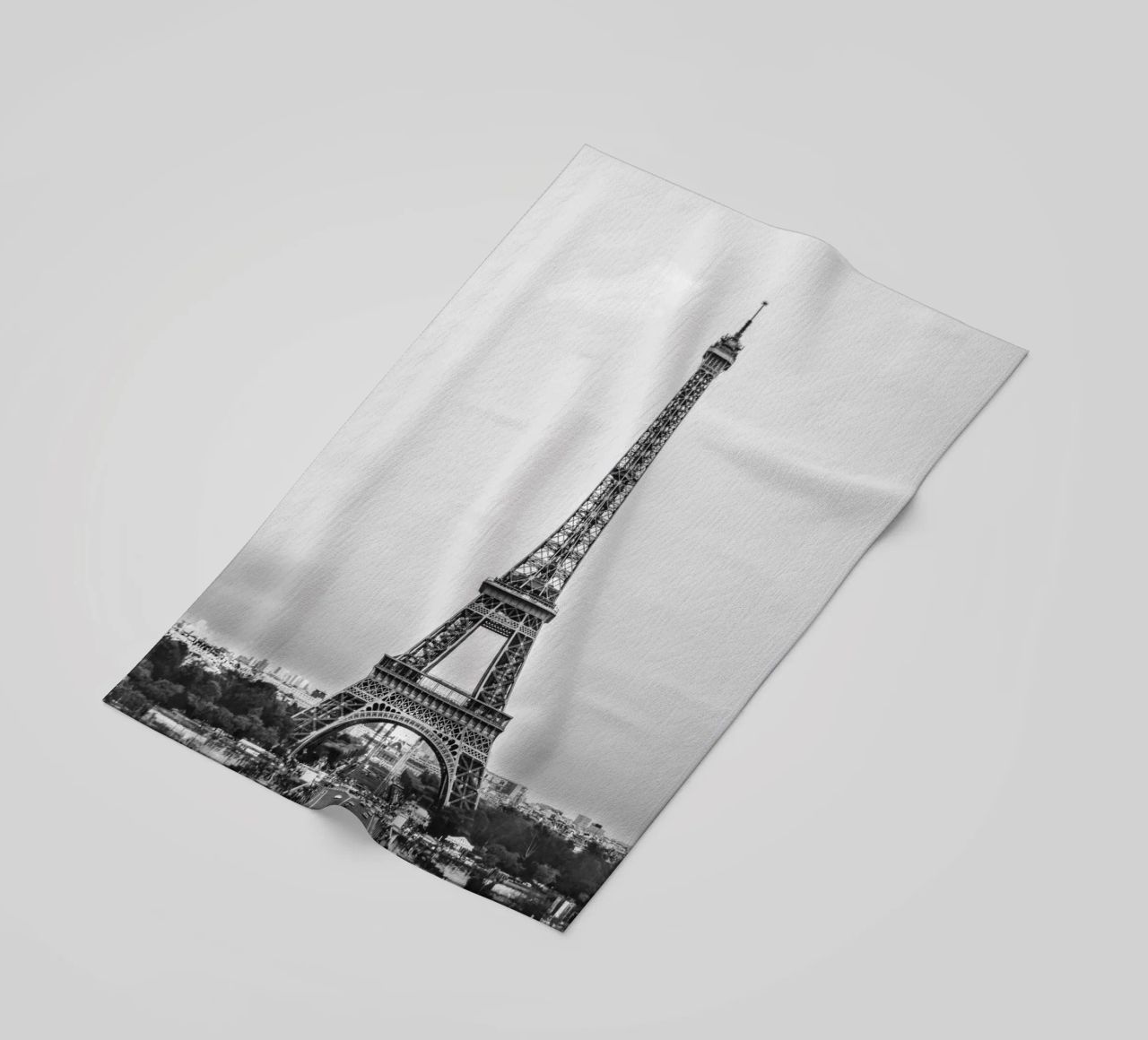 The Eiffel Tower: Still Standing, Still Stunning telo mare da zenitt