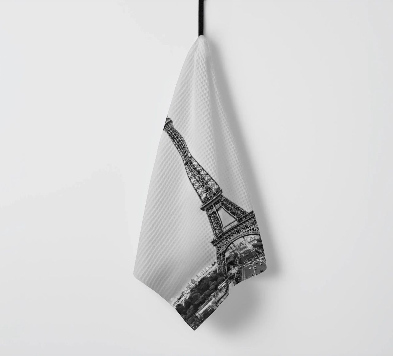 The Eiffel Tower: Still Standing, Still Stunning canovaccio da cucina da zenitt