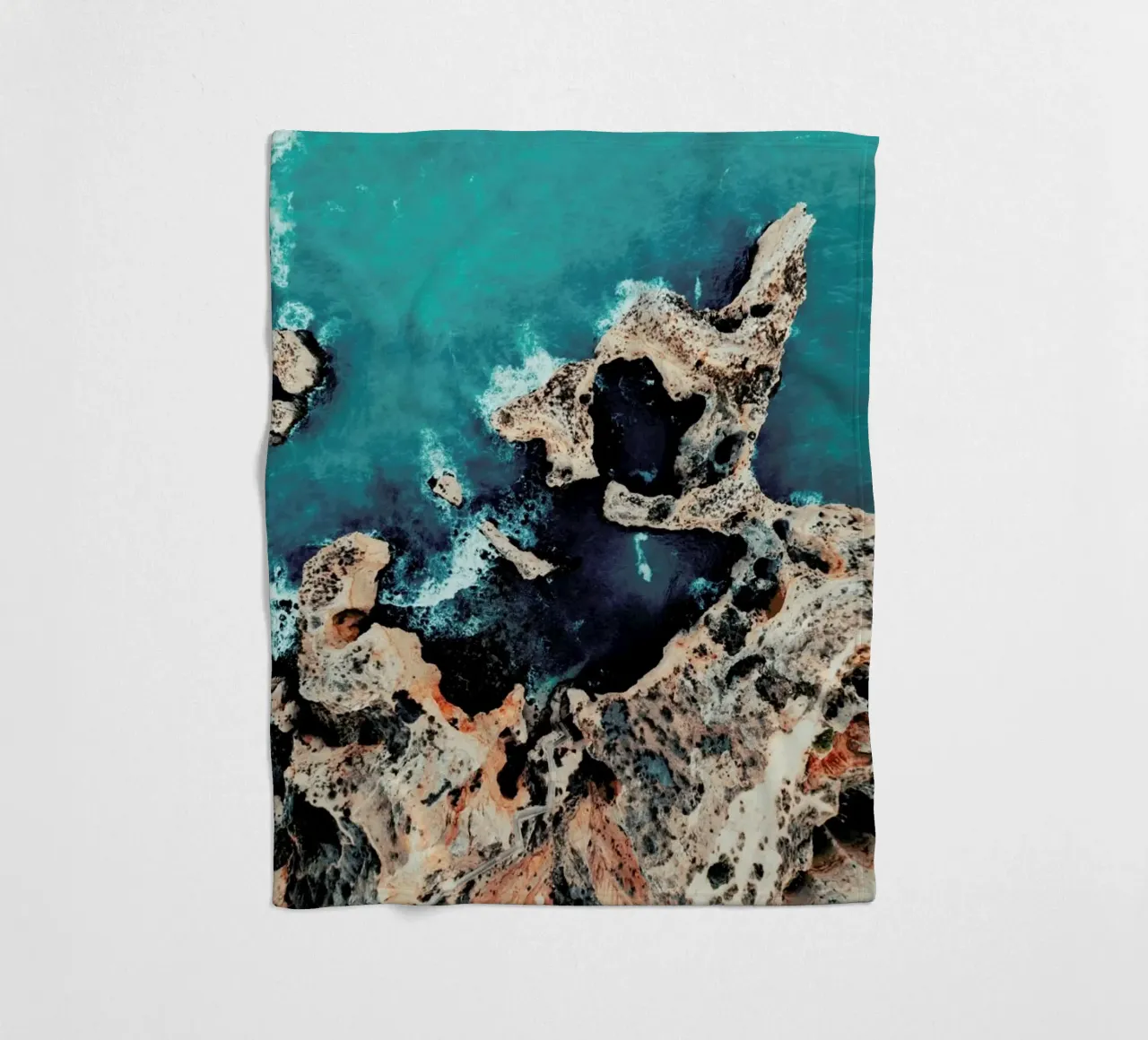 Wild Waves fleece blanket by Sebastian Hilgetag