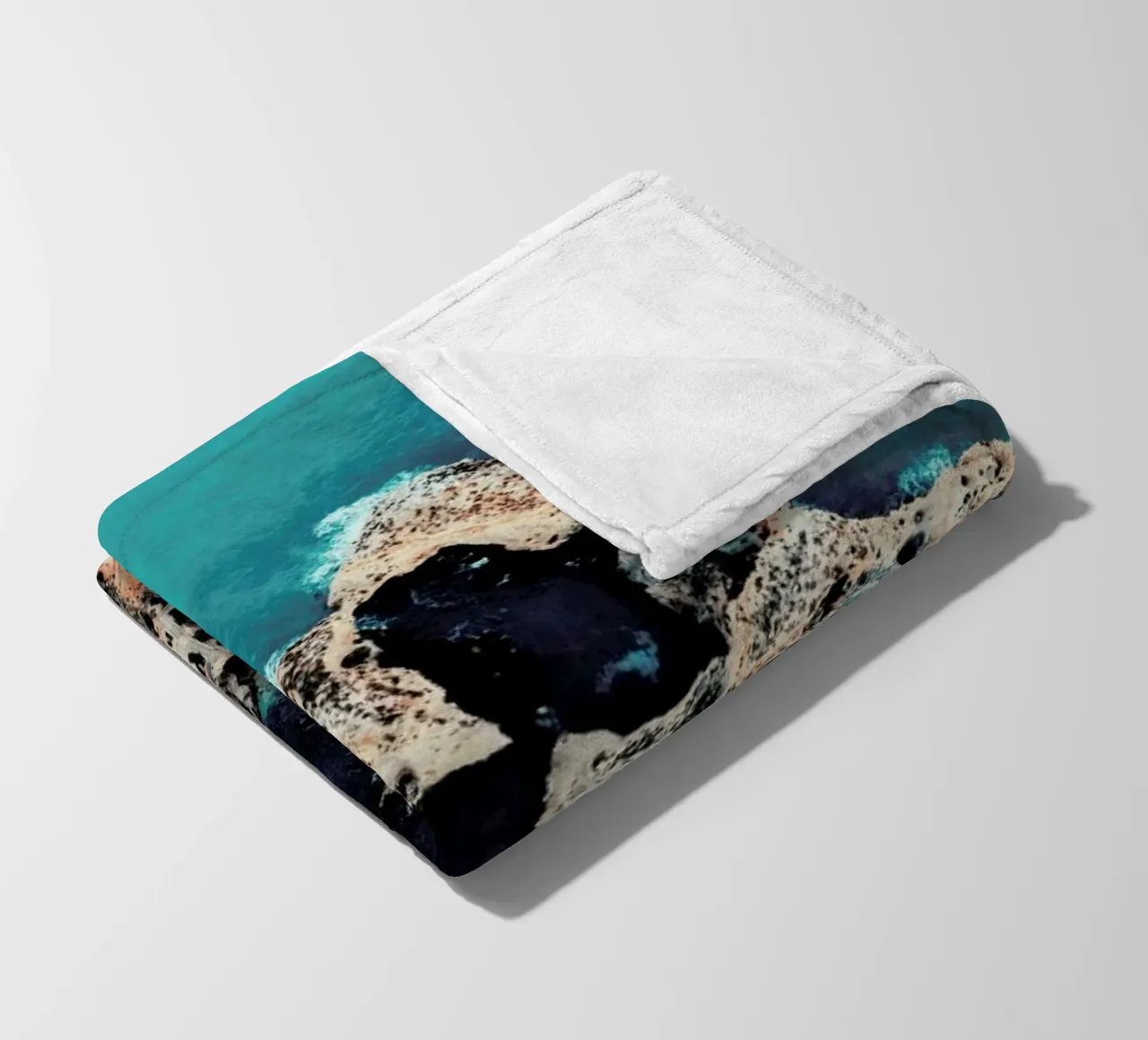 Wild Waves fleece blanket by Sebastian Hilgetag