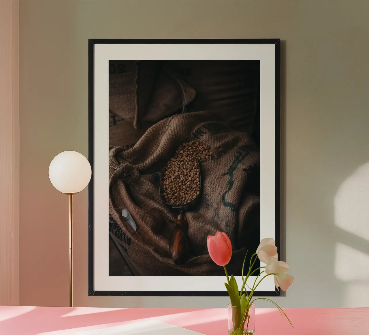 caffè in grani poster con telaio in alluminio da Abstract Botanical Art