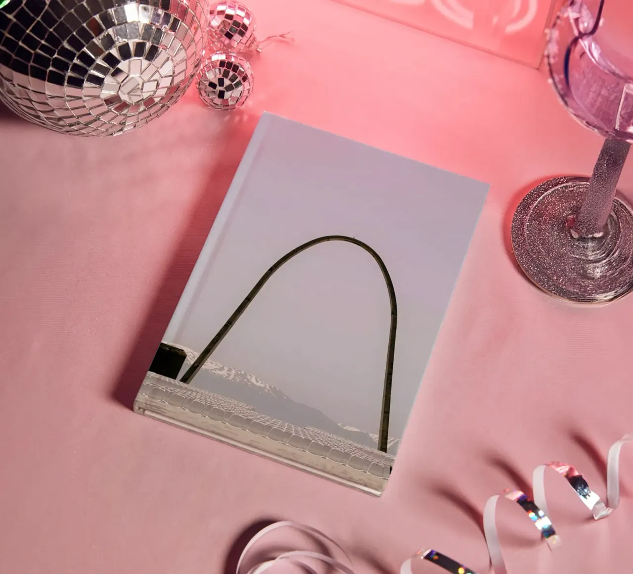 Niemeyer 3 notebook by Marc Schulthess