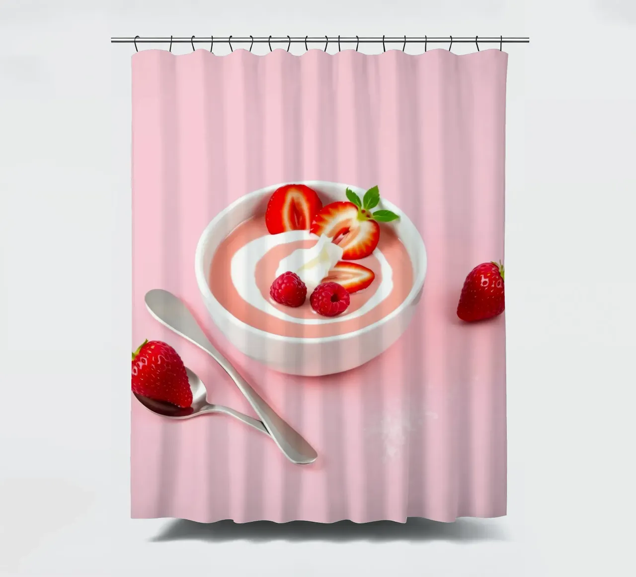 Leckere Erdbeer-Joghurtschale frisch garniert Duschvorhang von DesignDoodle