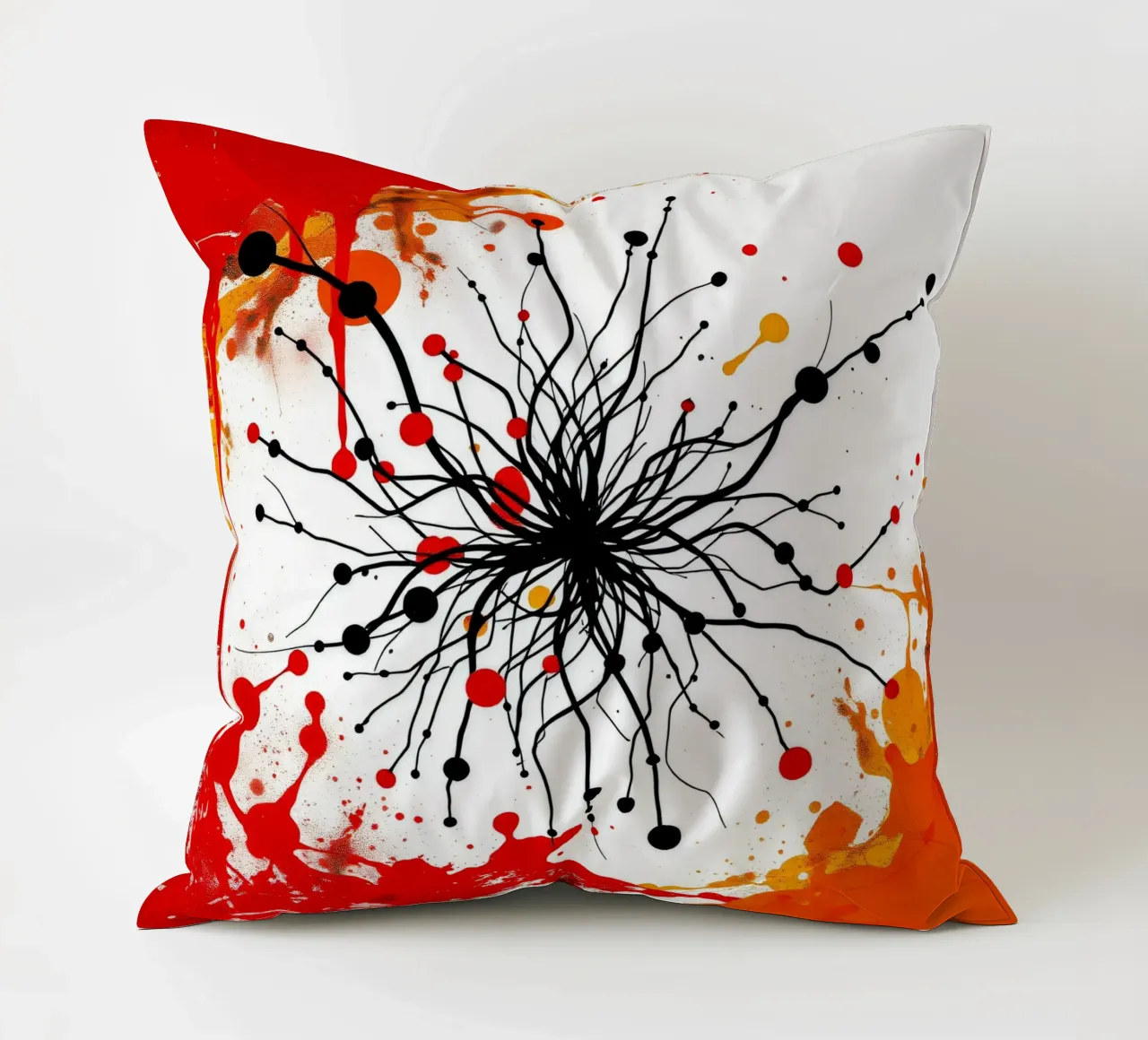 Arte astratta con linee nere e spruzzi colorati cuscino da DesignDoodle