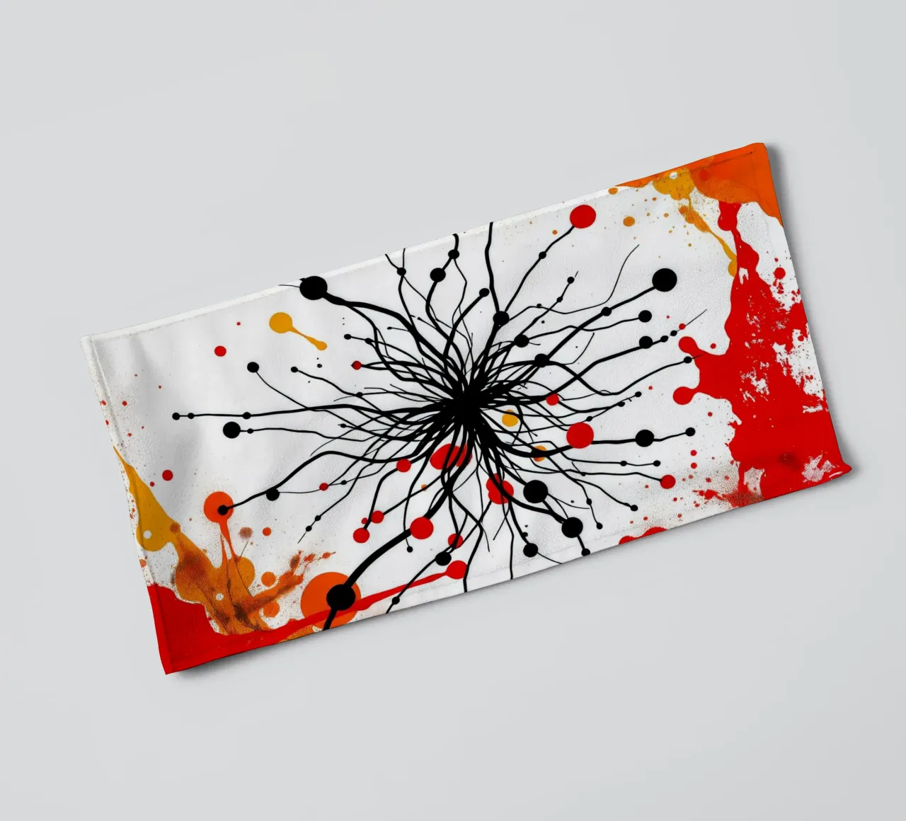 Art abstrait composé de lignes noires et d'éclaboussures colorées serviette de bain de DesignDoodle