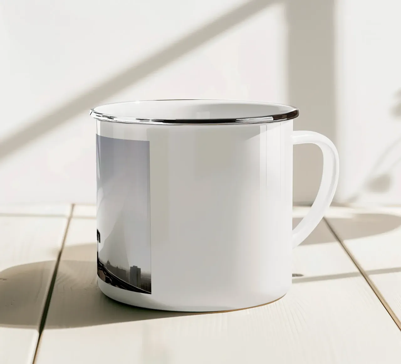 Berlin Skyline tazza in smalto da Marc Schulthess