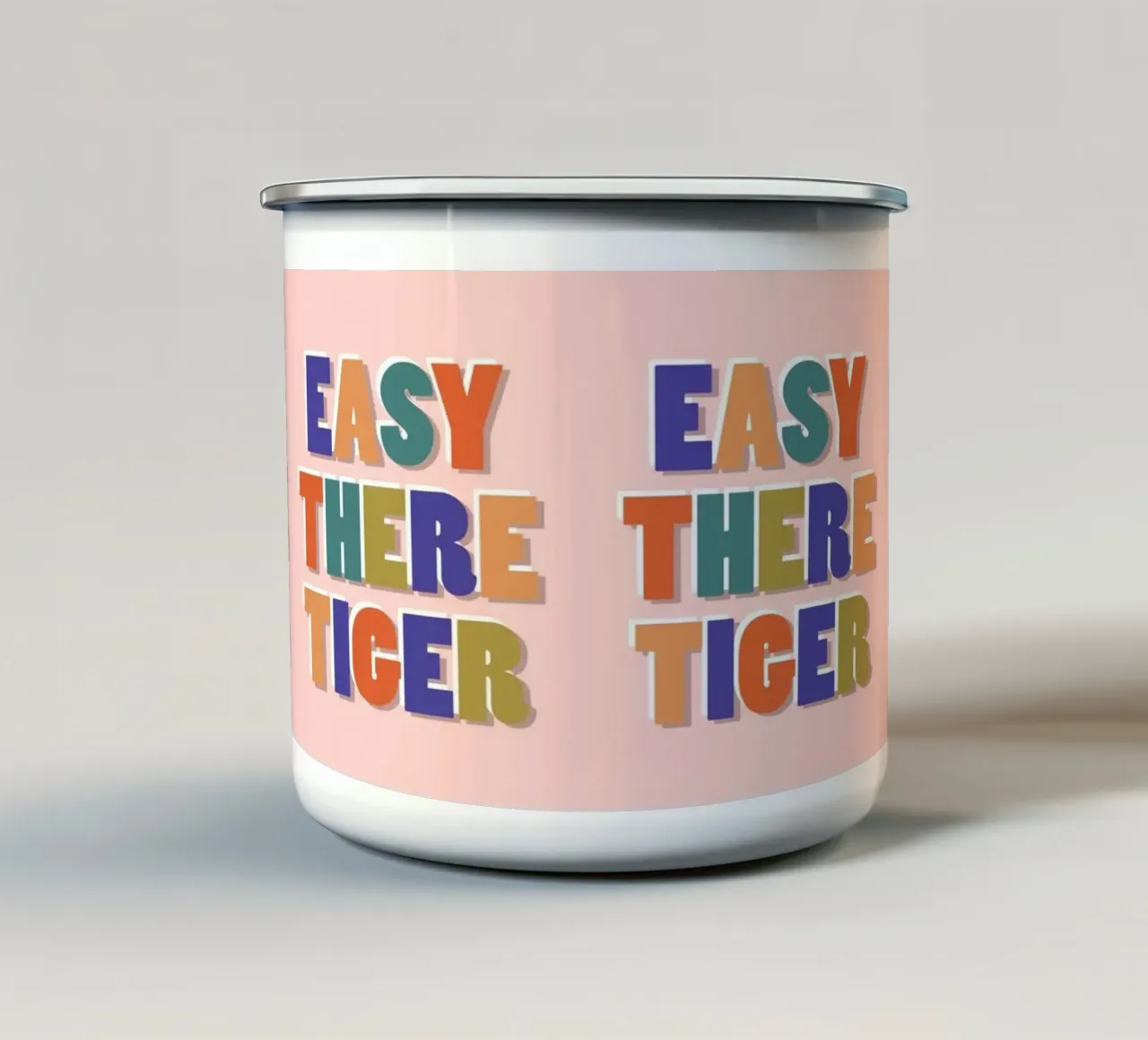 Easy There Tiger - Retro Fun Lettering Print emaille mok van showmemars