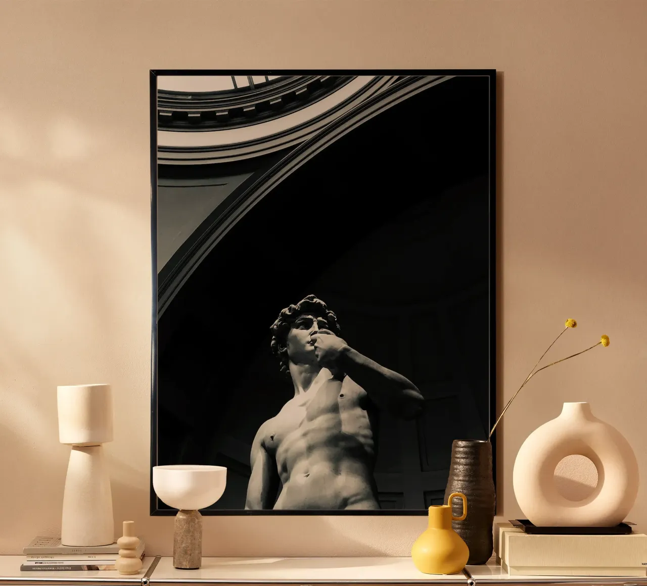 Il David di Michelangelo Arte poster con telaio in alluminio da Brooke