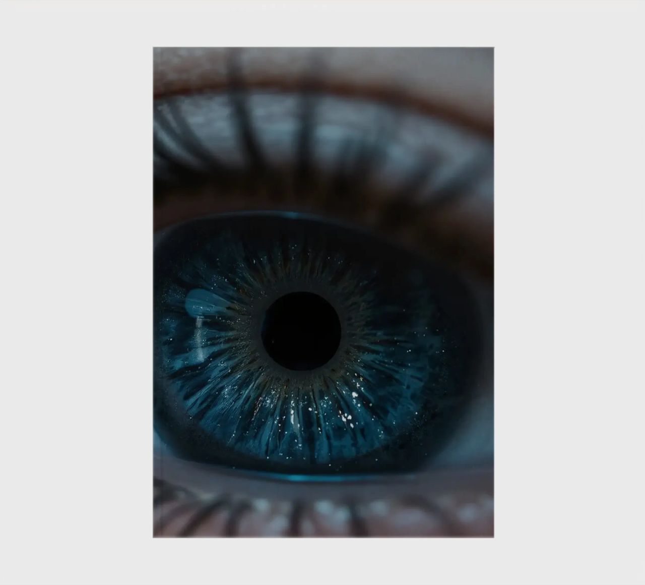 Vue rapprochée d'un œil bleu mettant en évidence des détails complexes carnet de notes de DesignDoodle