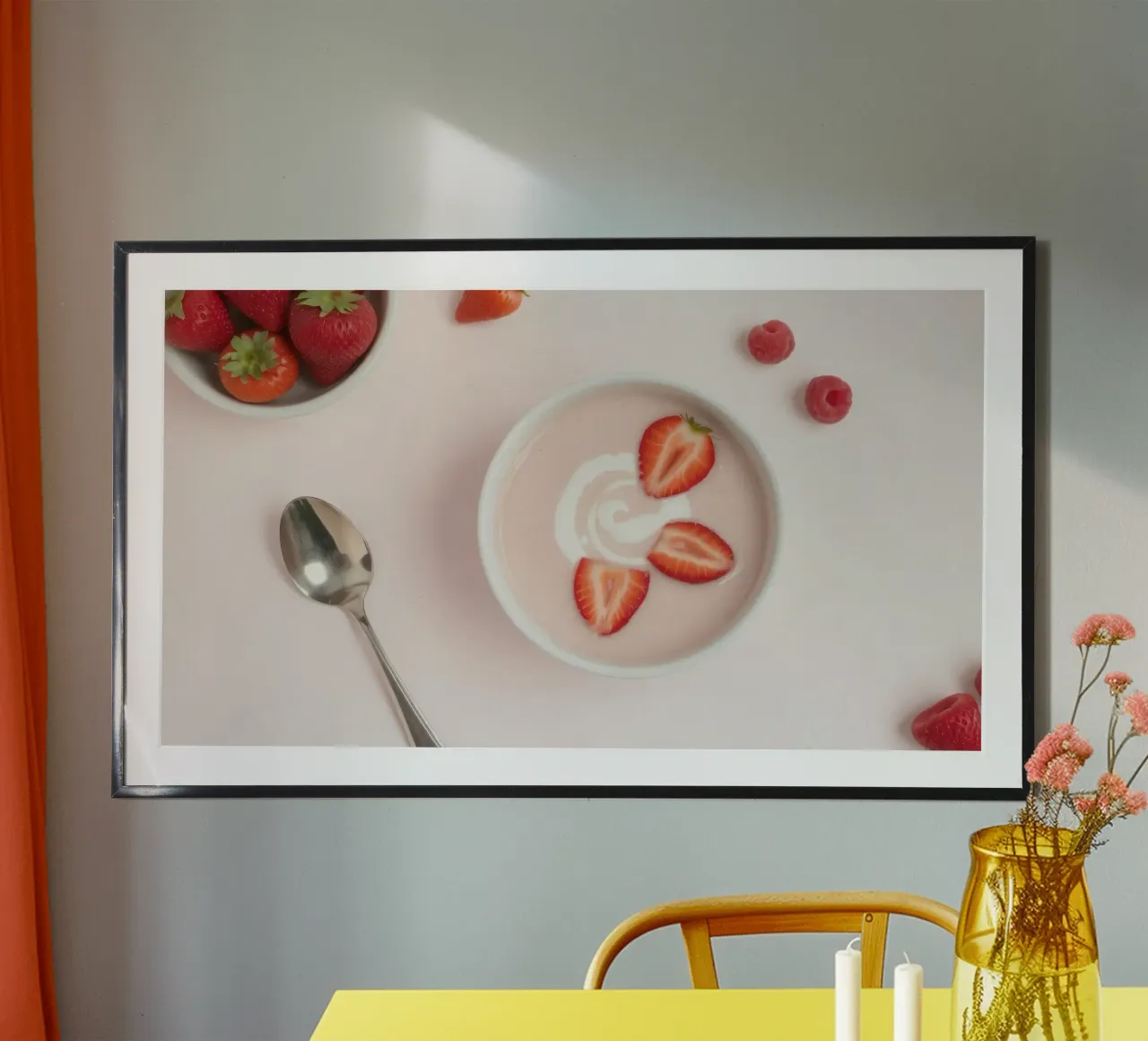 Fragole e lamponi freschi serviti in una ciotola di panna poster da DesignDoodle