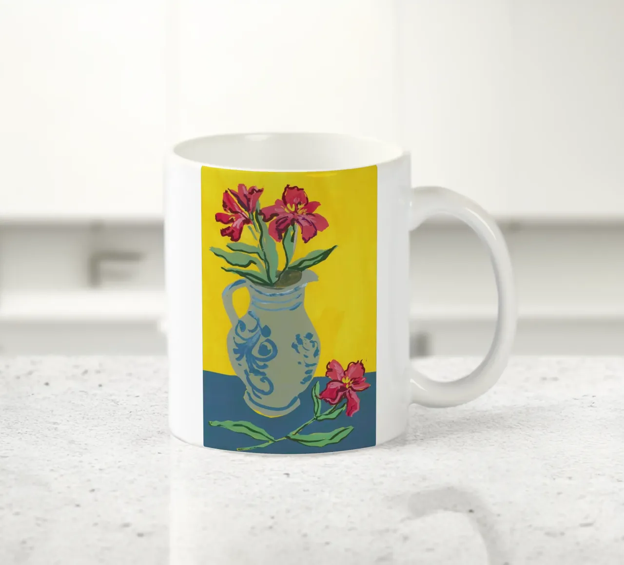 Flowers In A Jug tazza in ceramica da Sonia Brittain