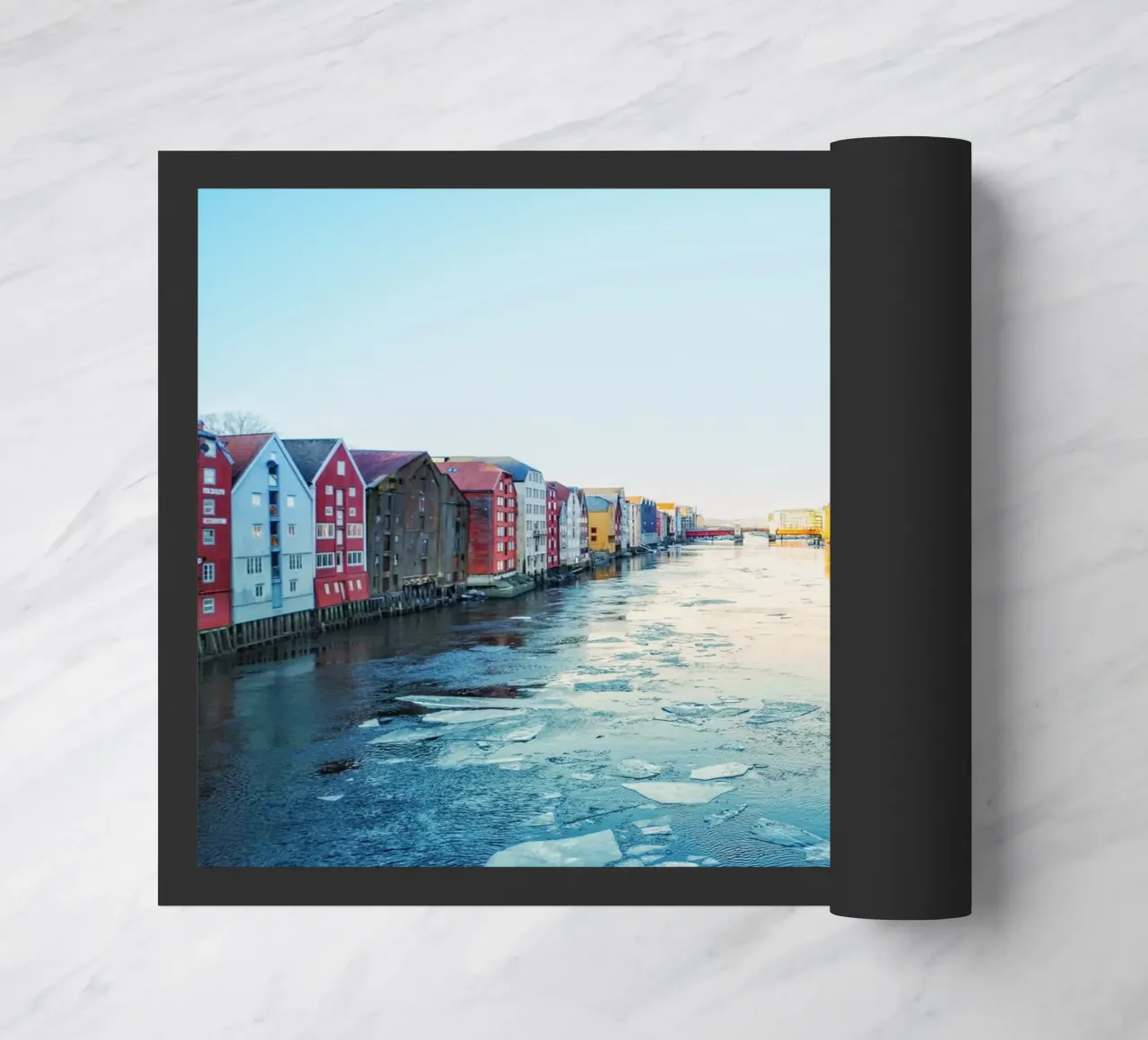 Nordic #01: Where Colors Meet the Cold - Trondheim zerbino da zenitt