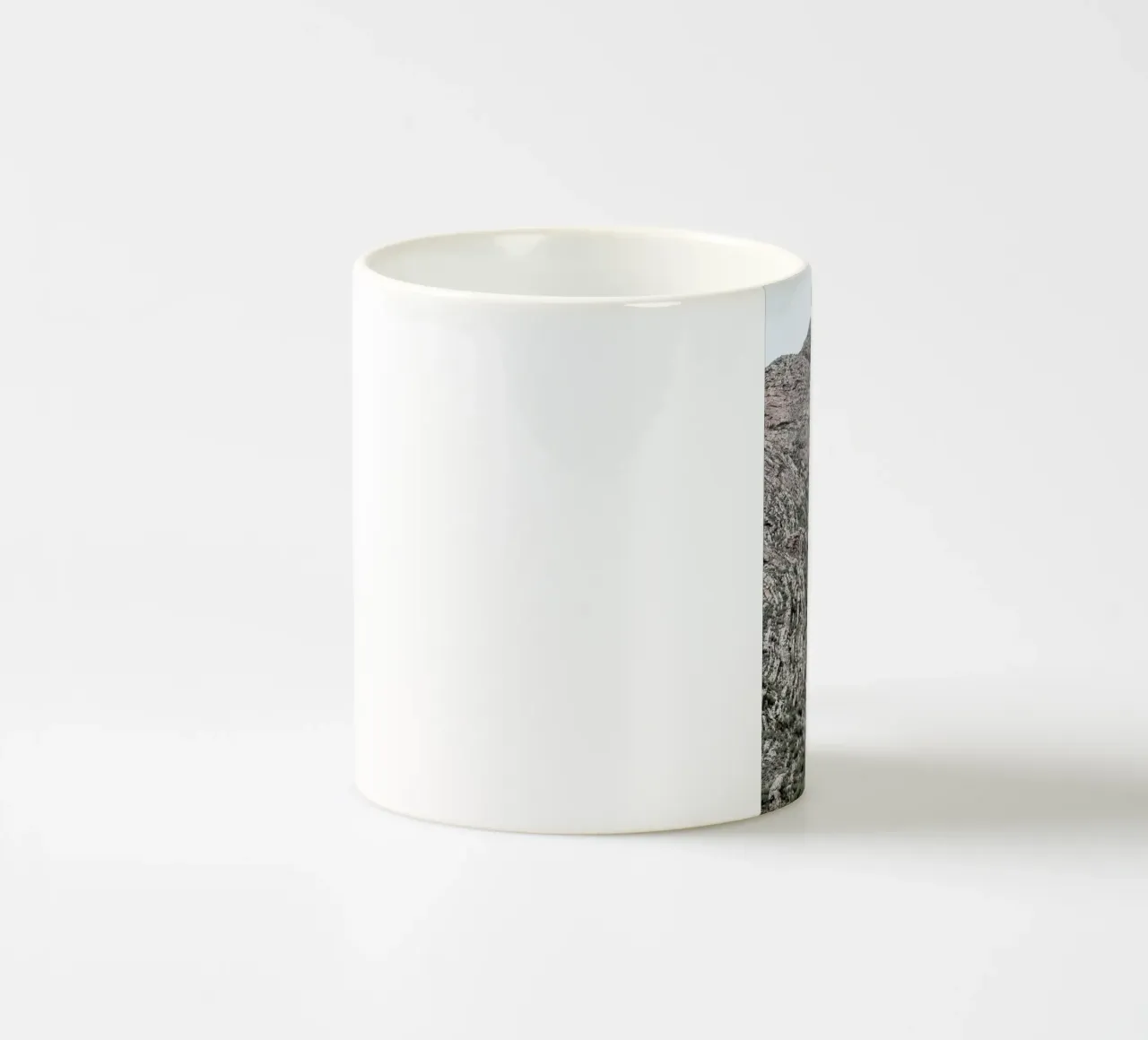 Geografik 01 tazza in ceramica da Shot By Clint