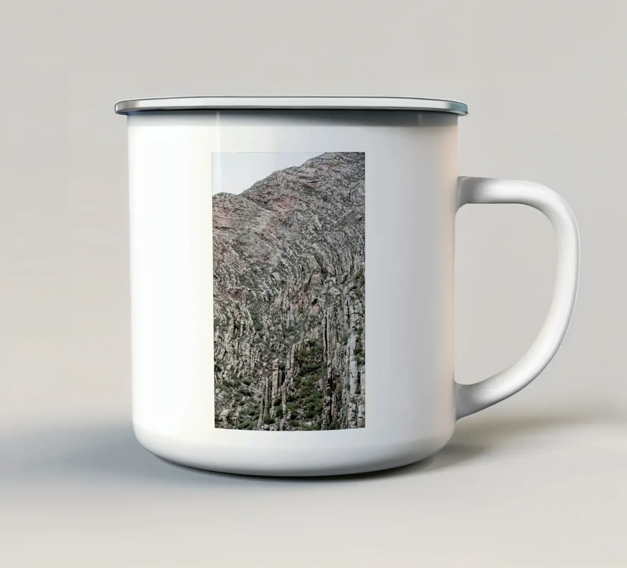 Geografik 01 tazza in smalto da Shot By Clint