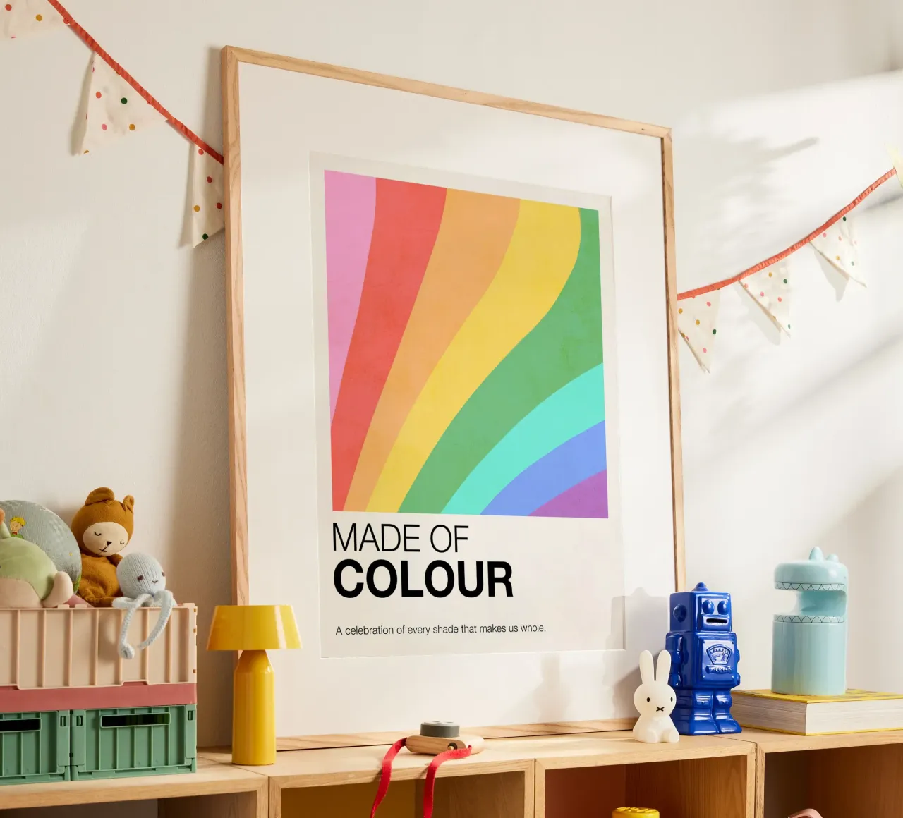 MADE OF COLOUR - Pride Swatch Rainbow Art Print poster con marco de plástico de Dominique Vari