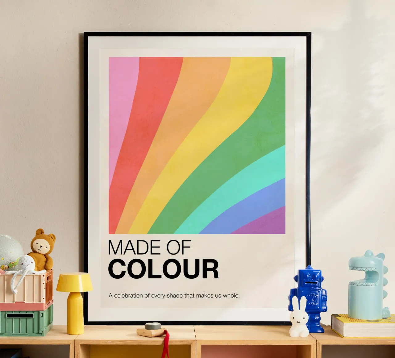 MADE OF COLOUR - Pride Swatch Rainbow Art Print poster con marco de plástico de Dominique Vari