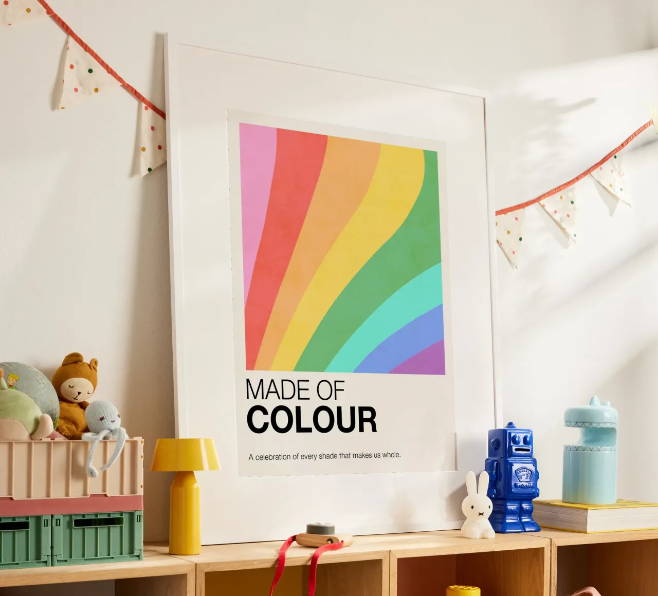 MADE OF COLOUR - Pride Swatch Rainbow Art Print poster con marco de plástico de Dominique Vari