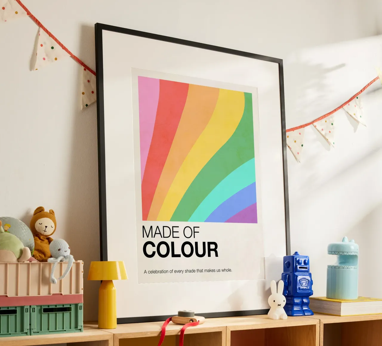 MADE OF COLOUR - Pride Swatch Rainbow Art Print poster con marco de plástico de Dominique Vari