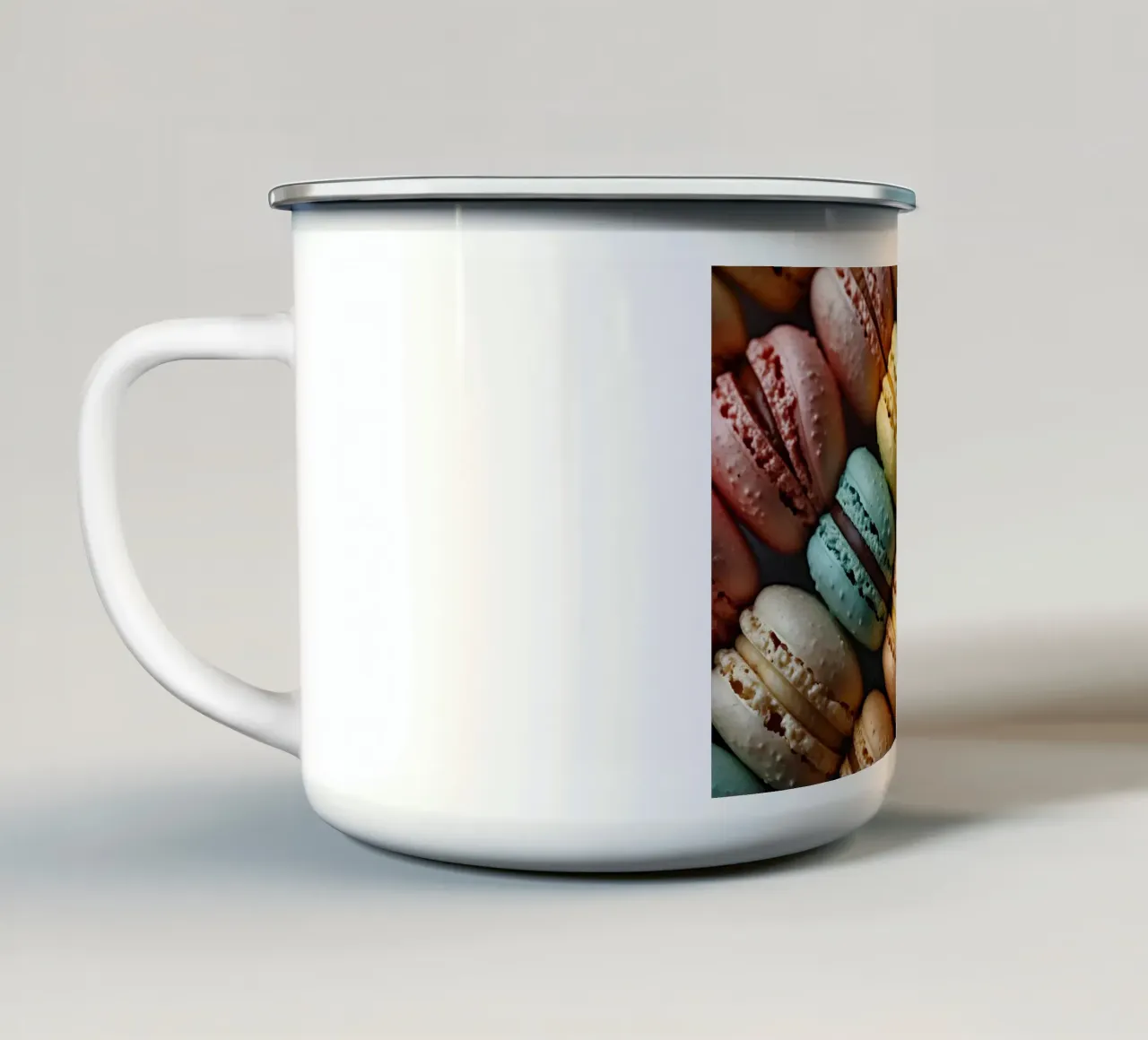 Un toque de Francia en cada capa taza de esmalte de M-Ulrich-Digital Art
