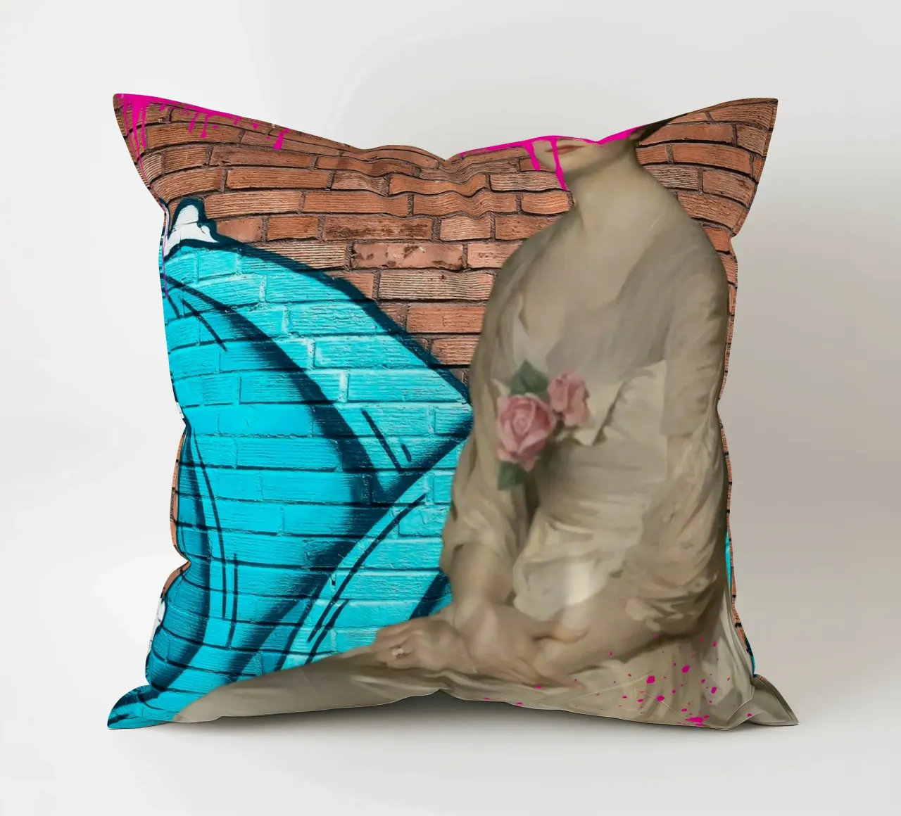 "Modern Muse" - Arte di strada, remix classico, vibrante, tagliente cuscino da NorwesClub