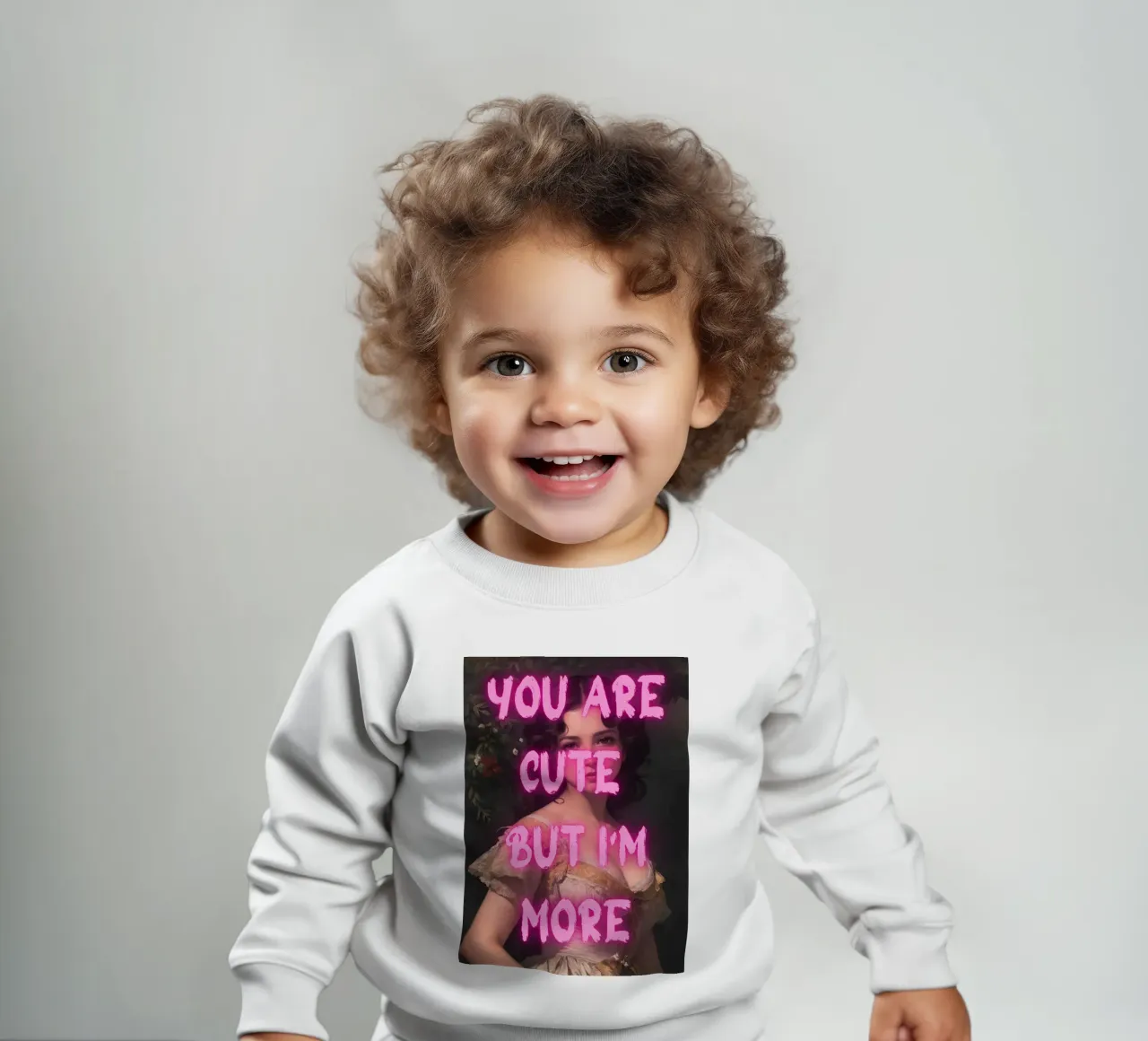 "Cute But More" - Pop Art, Remix classico, Empowerment, Trend felpa neonato da NorwesClub