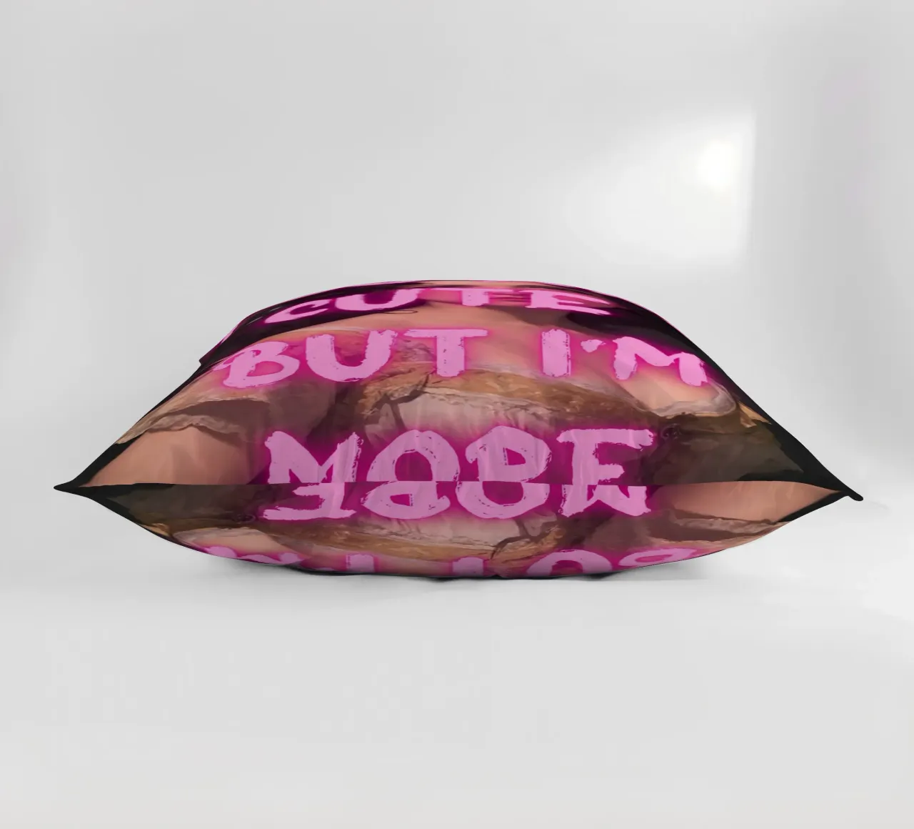 "Cute But More" - Pop Art, Remix classico, Empowerment, Trend cuscino da NorwesClub