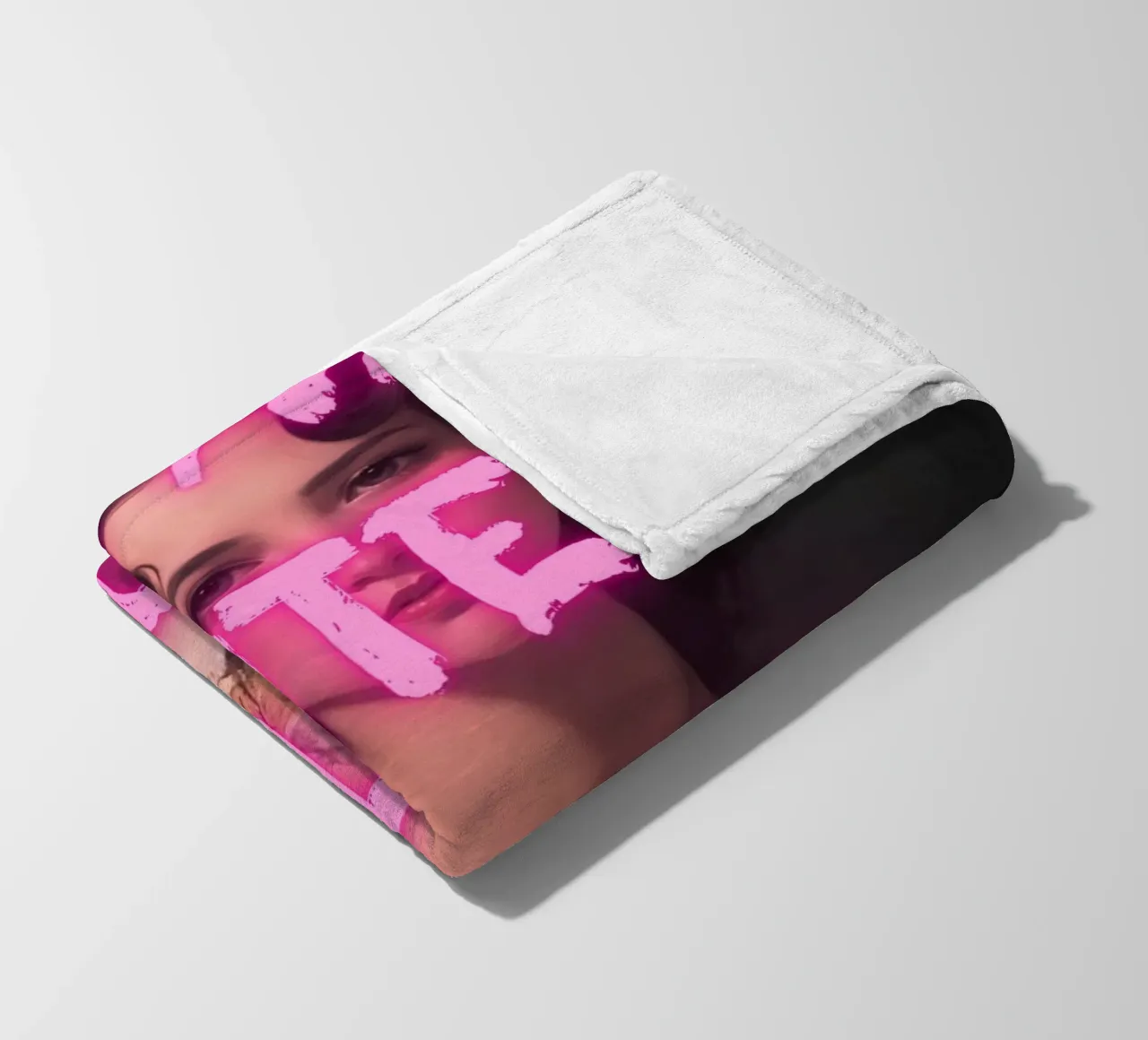 "Cute But More" - Pop Art, Remix classico, Empowerment, Trend coperta in pile da NorwesClub