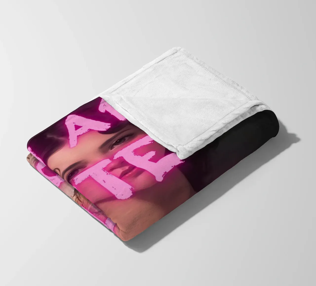 "Cute But More" - Pop Art, Remix classico, Empowerment, Trend coperta in pile da NorwesClub