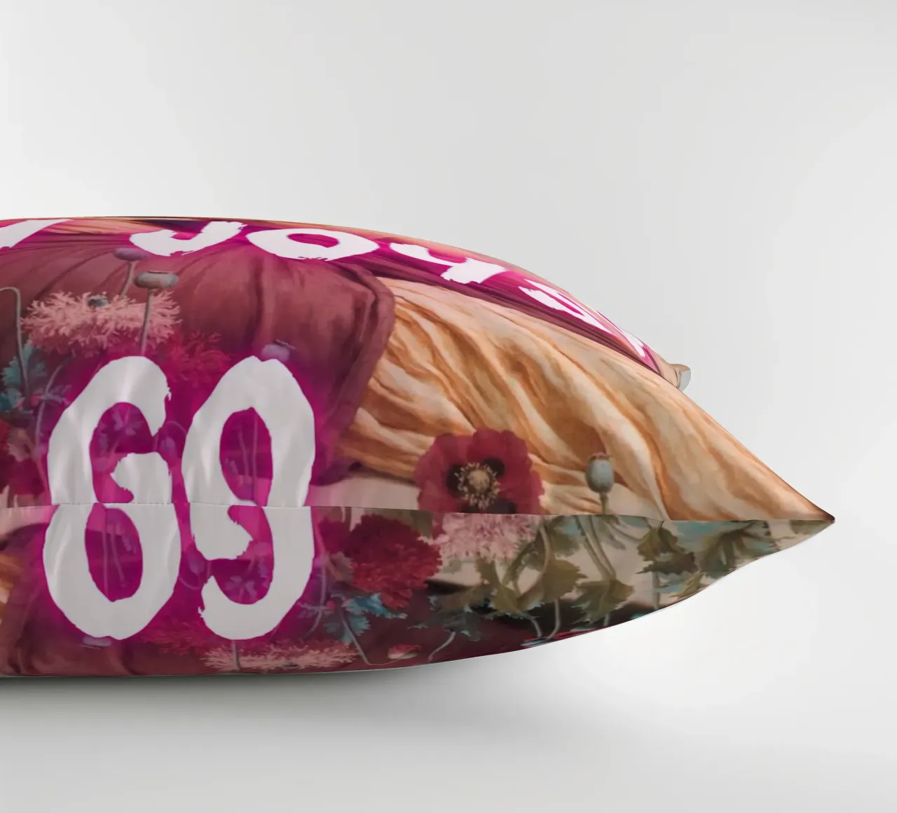 "Watching Joys Go" - Remix classico, Pop Art, emozionale, Tren cuscino da NorwesClub