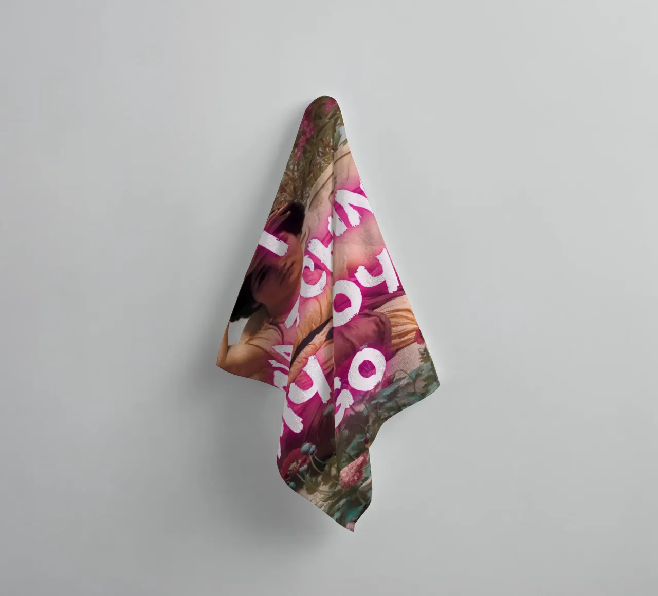"Watching Joys Go" - Remix classico, Pop Art, emozionale, Tren asciugamano da bagno da NorwesClub