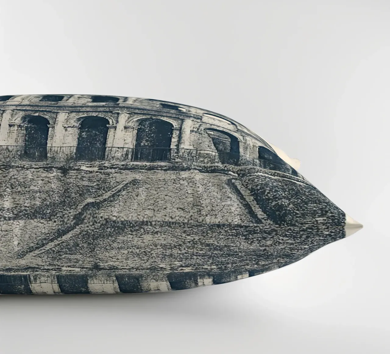 Rome – Colosseum Print - Linocut Series cuscino da Studio Mooodz