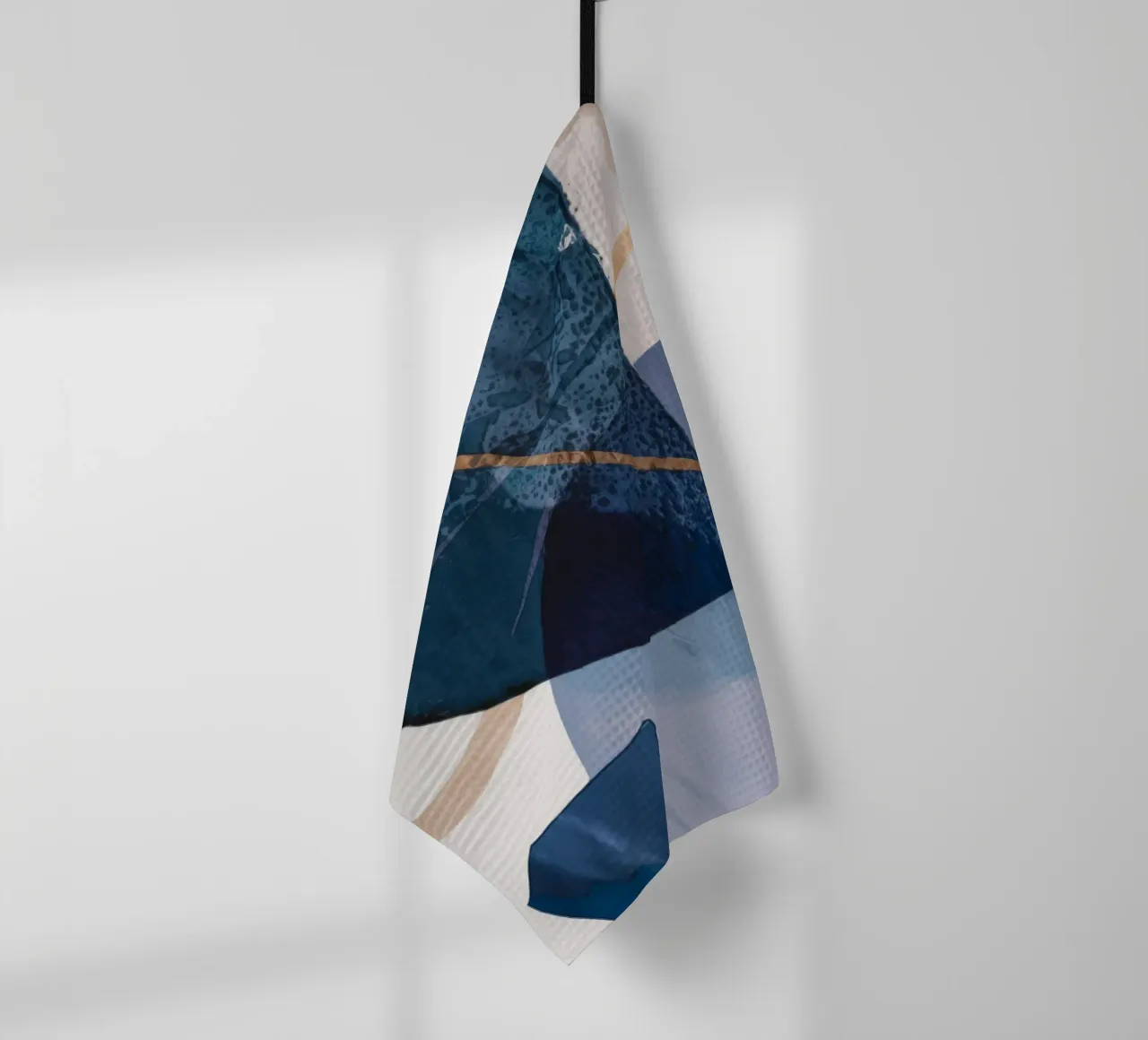 Gedämpfte Form Fragment Geschirrtuch von Monarch Arc