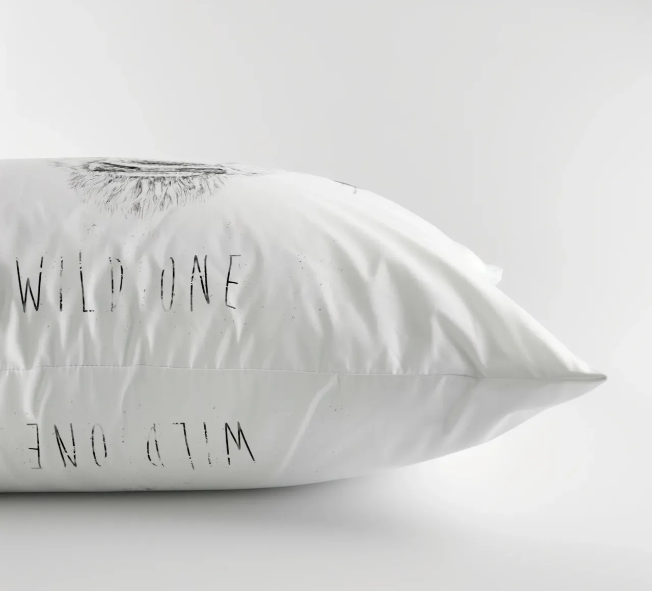Wild One cuscino da Balazs Solti