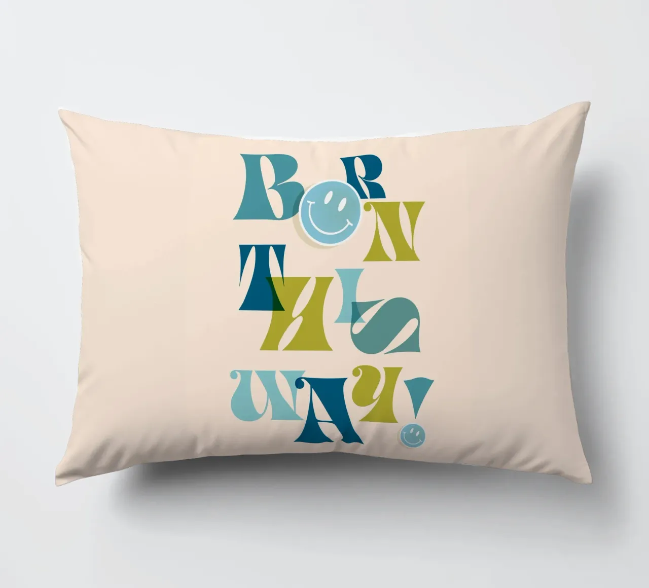 Orgoglio tipografico "BORN THIS WAY" blu e verde cuscino da Dominique Vari Words